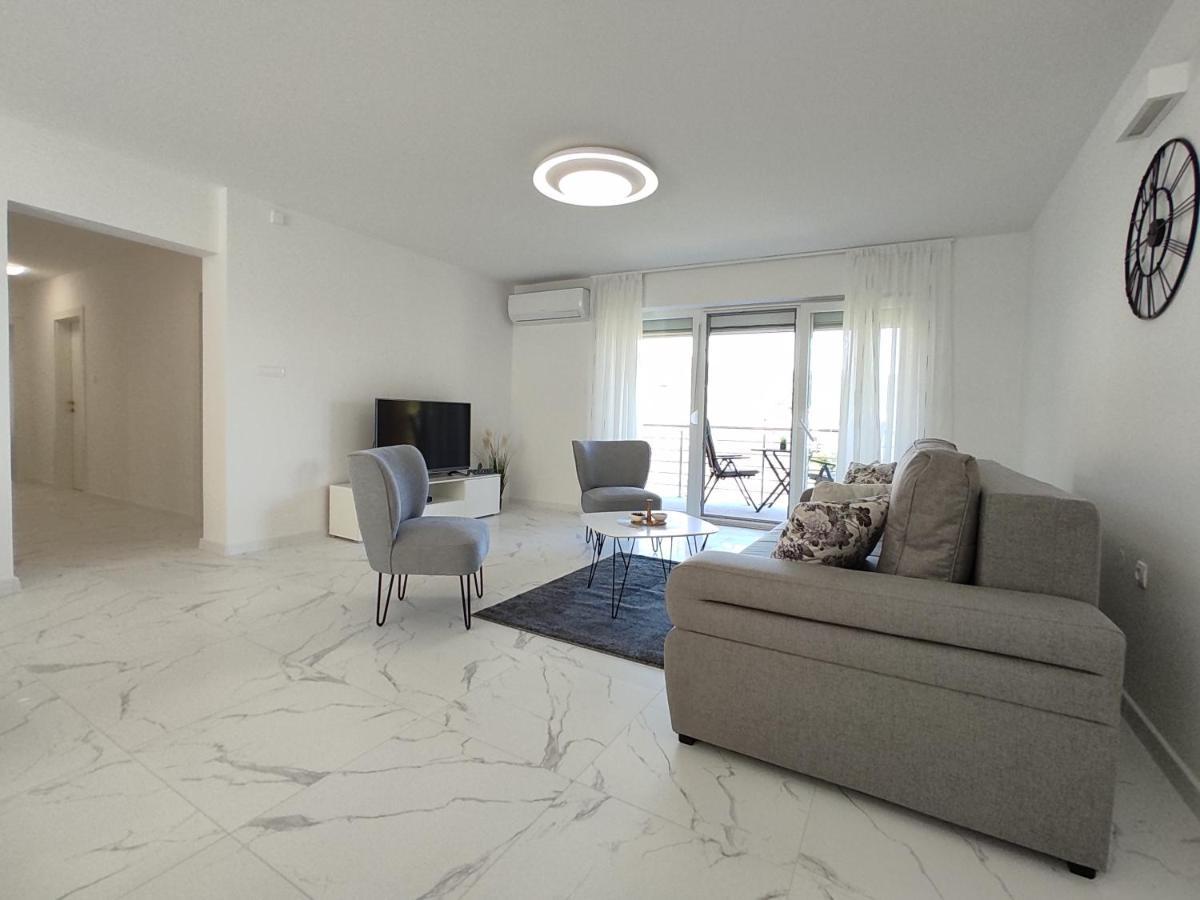 Apartments With A Parking Space Rijeka - 18146 Esterno foto
