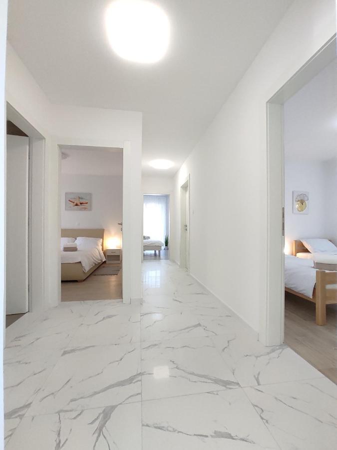Apartments With A Parking Space Rijeka - 18146 Esterno foto