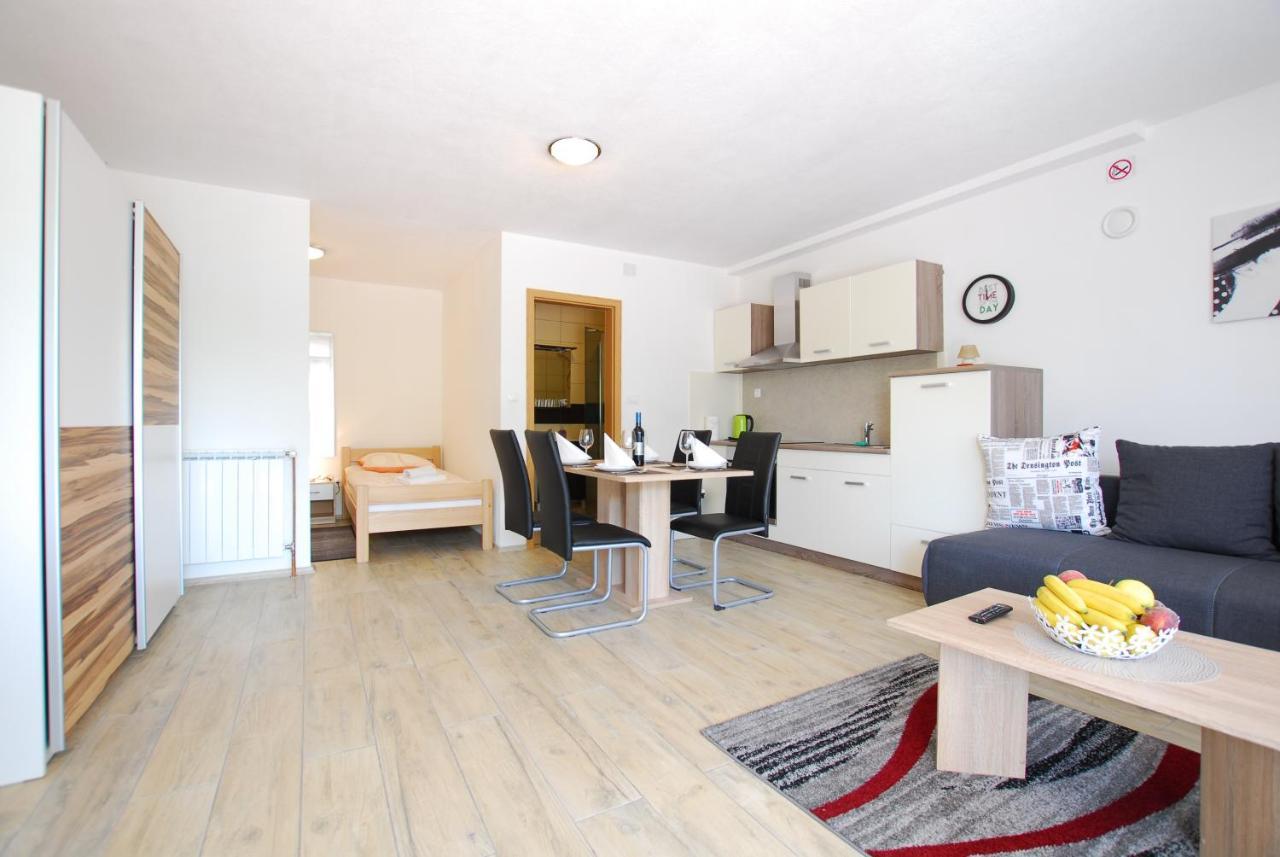Apartments With A Parking Space Rijeka - 18146 Esterno foto